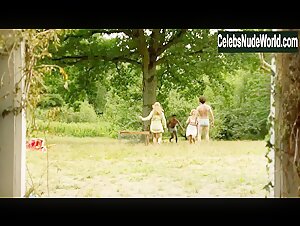 Maja Rung Outdoor , Blonde in Systrar 1968 (series) (2018) 8