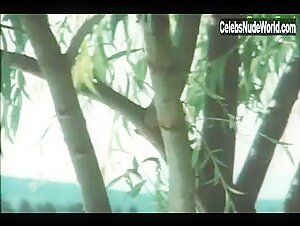 Malu Outdoor , Brunette in La storia di Lady Chatterley (1989) 16