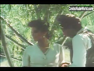 Malu Outdoor , Brunette in La storia di Lady Chatterley (1989) 6