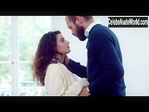 Manal Issa in Peur de rien (2015) 2