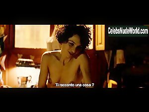 Manuela Martelli in Il mondo fino in fondo (2013) 3