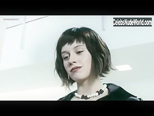 Manuela Velles in Caotica Ana (2007) 10