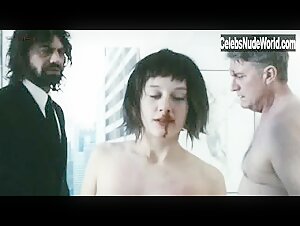 Manuela Velles in Caotica Ana (2007) 18