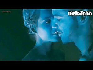 Manuela Velles in Caotica Ana (2007) 3