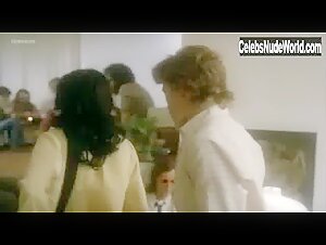 Maria Luisa San Jose in El diputado (1979) 5