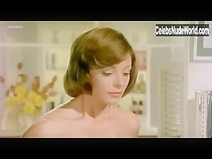Maria Luisa San Jose in La mujer es cosa de hombres (1976) 13