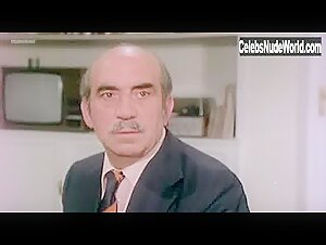 Maria Luisa San Jose in La mujer es cosa de hombres (1976) 2