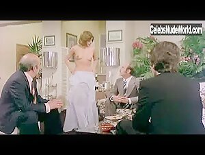 Maria Luisa San Jose in La mujer es cosa de hombres (1976) 6