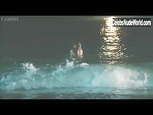 Maria Nela Sinisterra in Solo para dos (2013) 13