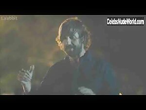 Maria Nela Sinisterra in Solo para dos (2013) 2