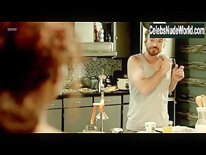 Maria Nela Sinisterra in Tiempo muerto (2016) 2