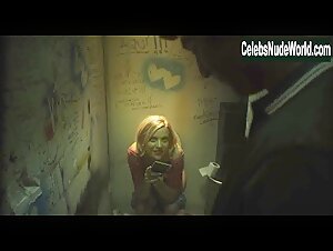 Maria Pedraza in A quien te llevarias a una isla desierta (2019) 18
