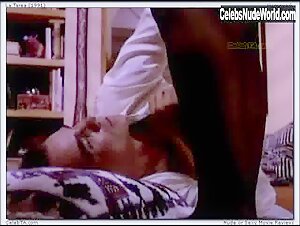 Maria Rojo Hot , Lingerie scene in La tarea (1991) 18