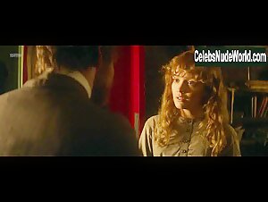 Maria Valverde in Limehouse Golem (2016) 10
