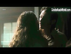 Margarita Levieva Couple , Kissing in Deuce (series) (2017) 13