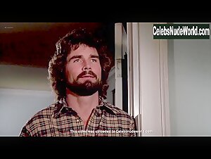 Margot Kidder in Amityville Horror (1979) 7