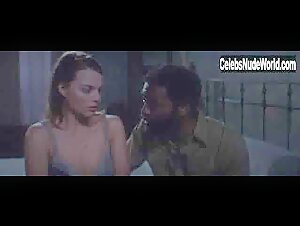 Margot Robbie in Z for Zachariah (2015) 13