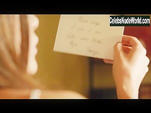 Maria Casadevall in Coisa Mais Linda (series) (2019) 1