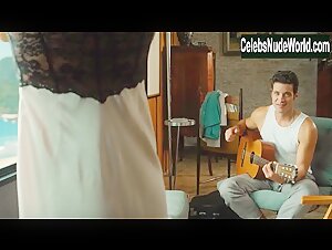 Maria Casadevall in Coisa Mais Linda (series) (2019) 3