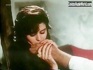 Maria Conchita Alonso in Il cugino americano (1986) 8