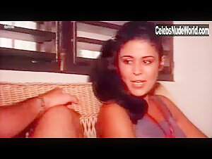 Maria Conchita Alonso in Savana - Sesso e diamanti (1978) 12