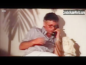 Maria Conchita Alonso in Savana - Sesso e diamanti (1978) 14