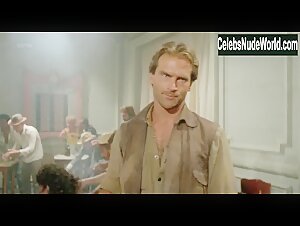 Maria Reis in Nudo e selvaggio (1985) 1