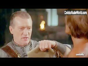 Maria Socas Costume , Brunette in Warrior and the Sorceress (1984) 15