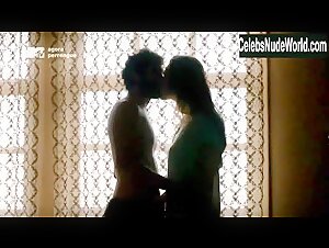 Mariana Molina in Perrengue (series) (2017) 2