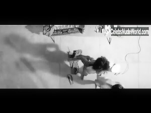 Mariana Nunes Orgy , boobs in A Febre do Rato (2011) 16