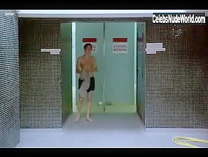 Marianne Denicourt in Comment je me suis dispute... (ma vie sexuelle) (1996) 2