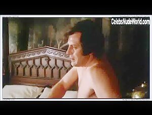 Marianne Morris in Vampyres (1974) 7