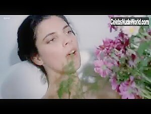 Maribel Verdu in El beso del sueno (1992) 12