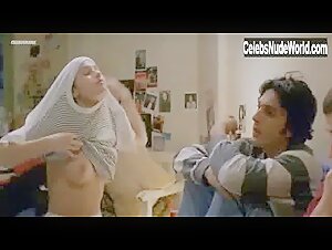 Marie Gillain in L'appat (1995) 4