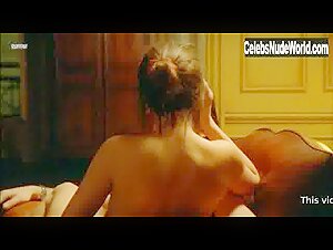 Marie Trintignant Nipple , Couple in Nuit d'ete en ville (1990) 11
