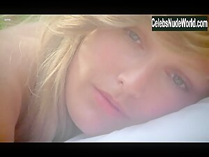 Marika Green Outdoor , Vintage in Emmanuelle (1974) 17