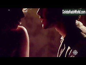 Mariloup Wolfe Couple , Kissing in Musee Eden (series) (2010) 7