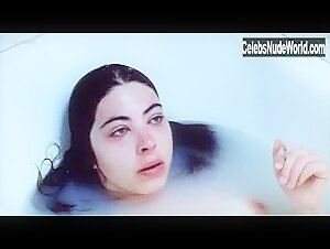 Marina de Van in Regarde la mer (1997) 16