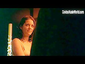Marion Cotillard in Une affaire privee (2002) 12