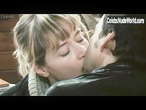 Marta Larralde in Todas las mujeres (series) (2010) 4