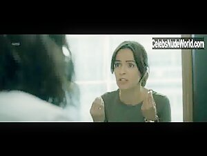 Marta Milans in El embarcadero (series) (2019) 18