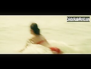 Marta Milans Bikini , Beach in El embarcadero (series) (2019) 3