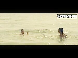 Marta Milans Bikini , Beach in El embarcadero (series) (2019) 4