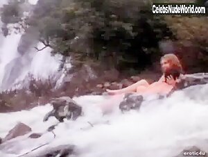Maryam d'Abo Kissing , Outdoor in Tropical Heat (1993) 13