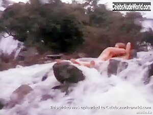 Maryam d'Abo Kissing , Outdoor in Tropical Heat (1993) 7