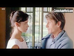 Mathilda May Hairy Pussy , Brunette in Toutes peines confondues (1992) 2