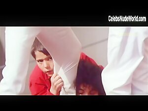 Mathilda May in La teta y la luna (1994) 4