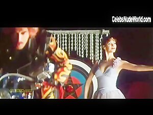 Mathilda May Nipple , boobs in La teta y la luna (1994)