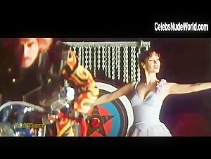 Mathilda May Nipple , boobs in La teta y la luna (1994) 13