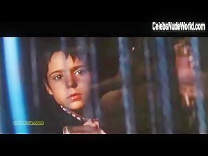 Mathilda May Nipple , boobs in La teta y la luna (1994) 2